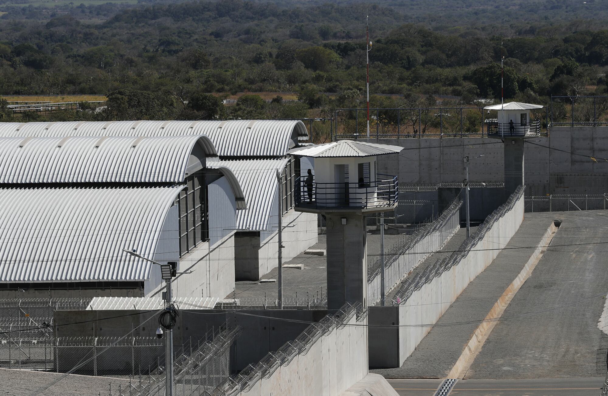 Centro de Confinamiento del Terrorismo" (CECOT)
