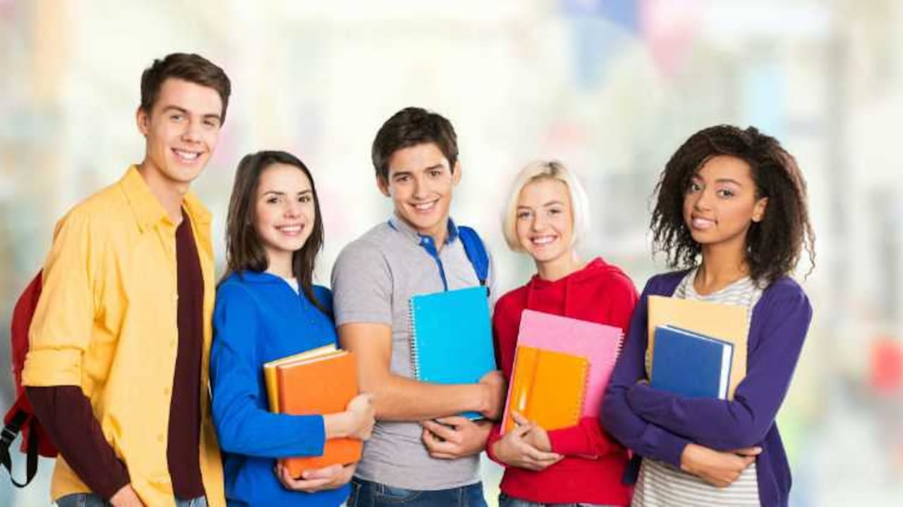 Las prácticas remuneradas son por 6 meses (123RF)