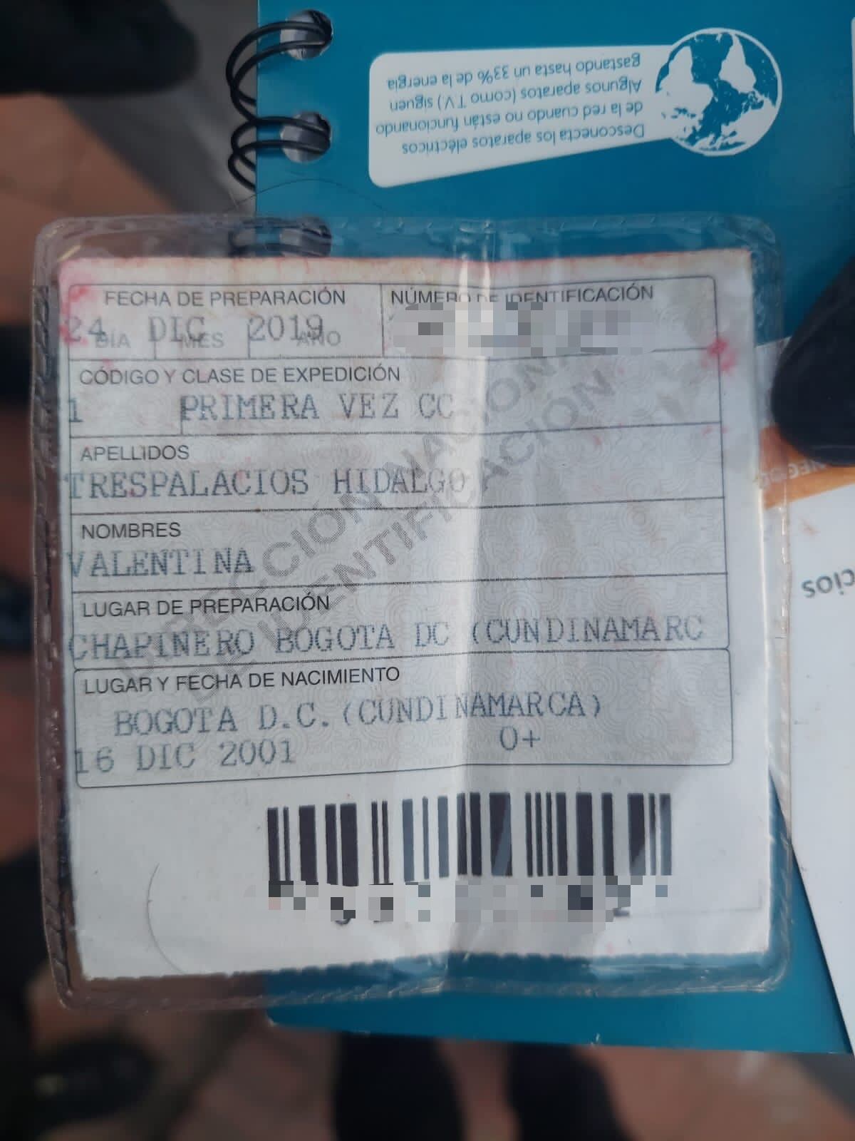 La contraseña, uno de los objetos encontrados en la misteriosa caja negra.