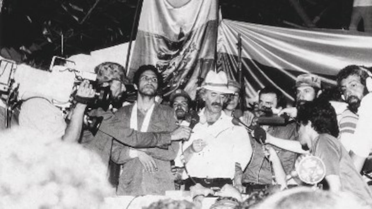 Acuerdos de Corinto entre M-19 y el gobierno de Betancur, 1984.