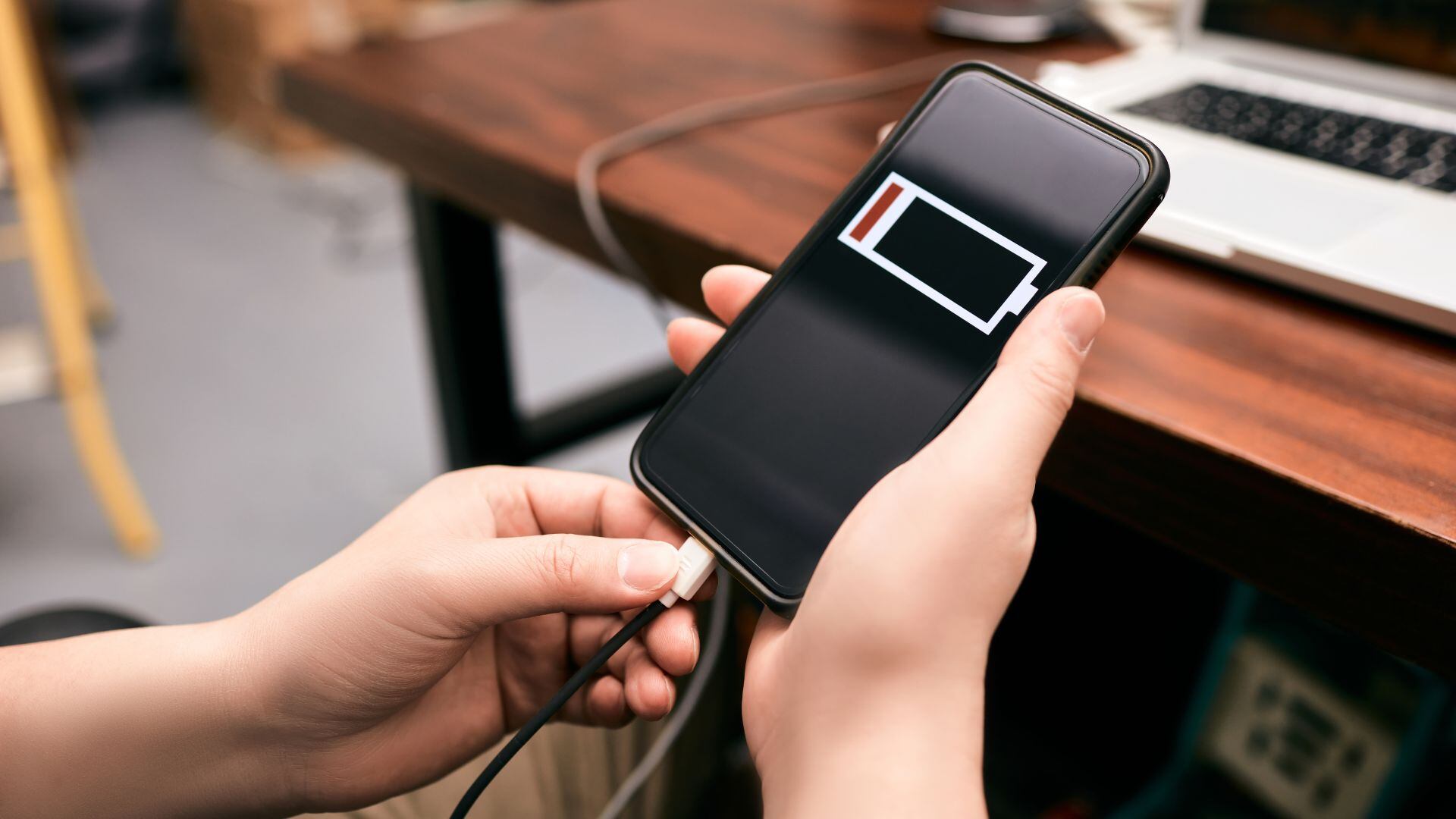 Con el paso del tiempo, es común que los celulares ya no rindan como al principio.