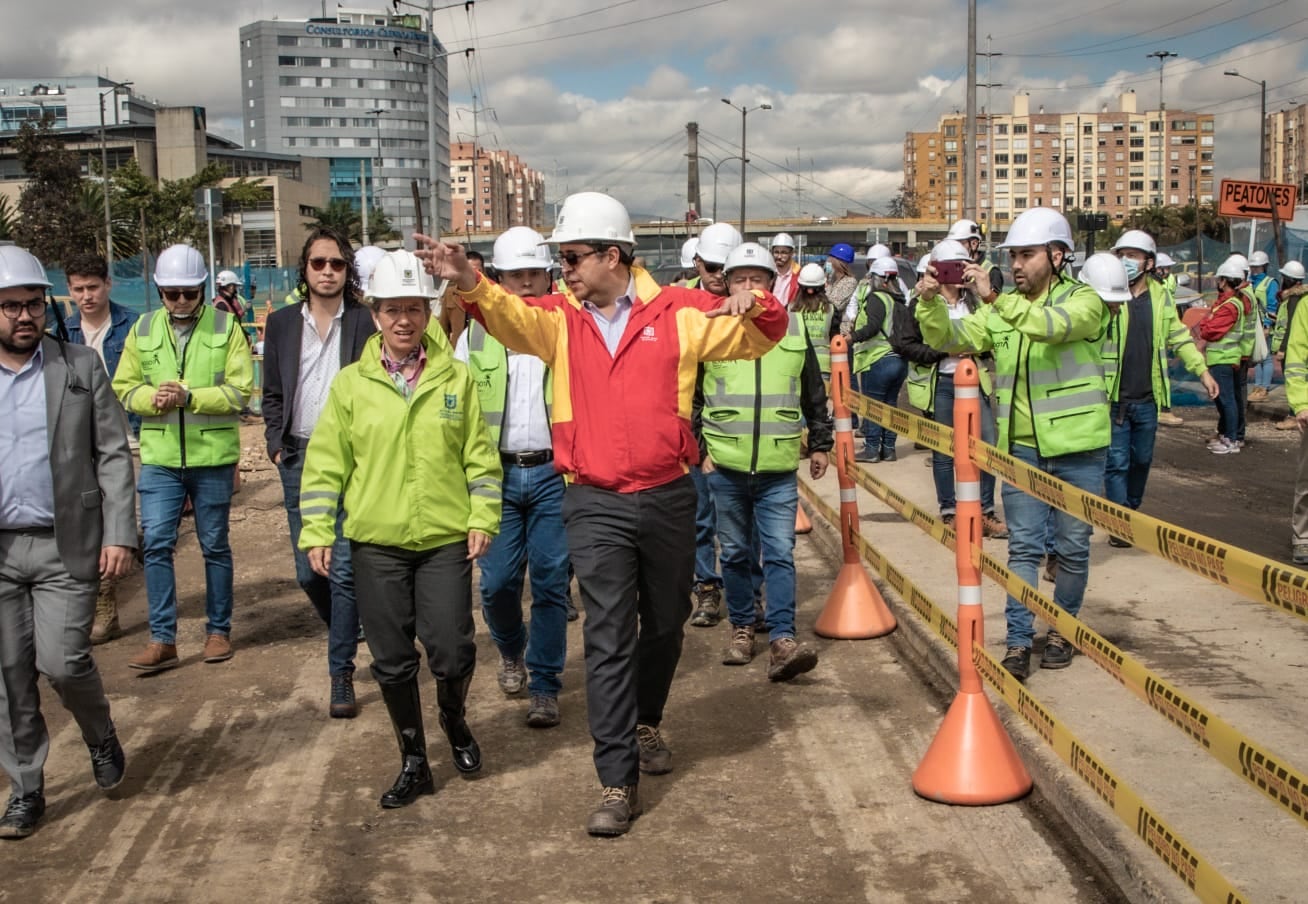 La alcaldesa Claudia López y el director del IDU, Diego Sánchez, visitaron las obras.
