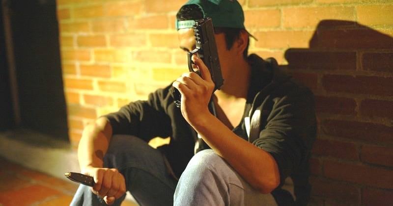 Imagen de referencia sobre jóvenes en la delincuencia. 