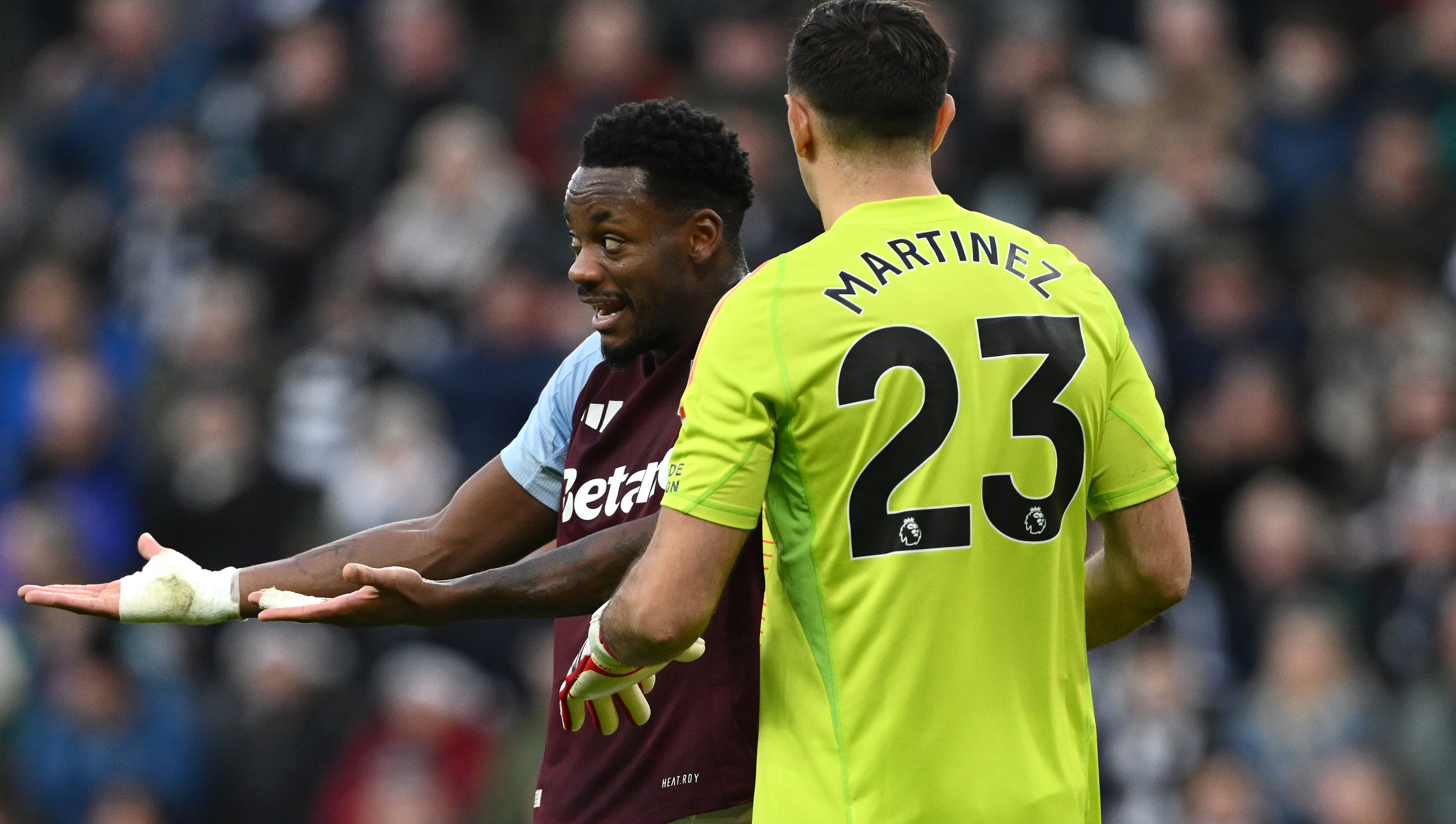NEWCASTLE UPON TYNE, ENGLAND - DECEMBER 26: Jhon Duran of Aston Villa reacts to his goalkeeper Emiliano Martinez during the Premier League match between Newcastle United FC and Aston Villa FC at St James' Park on December 26, 2024 in Newcastle upon Tyne, England. (Photo by Stu Forster/Getty Images)