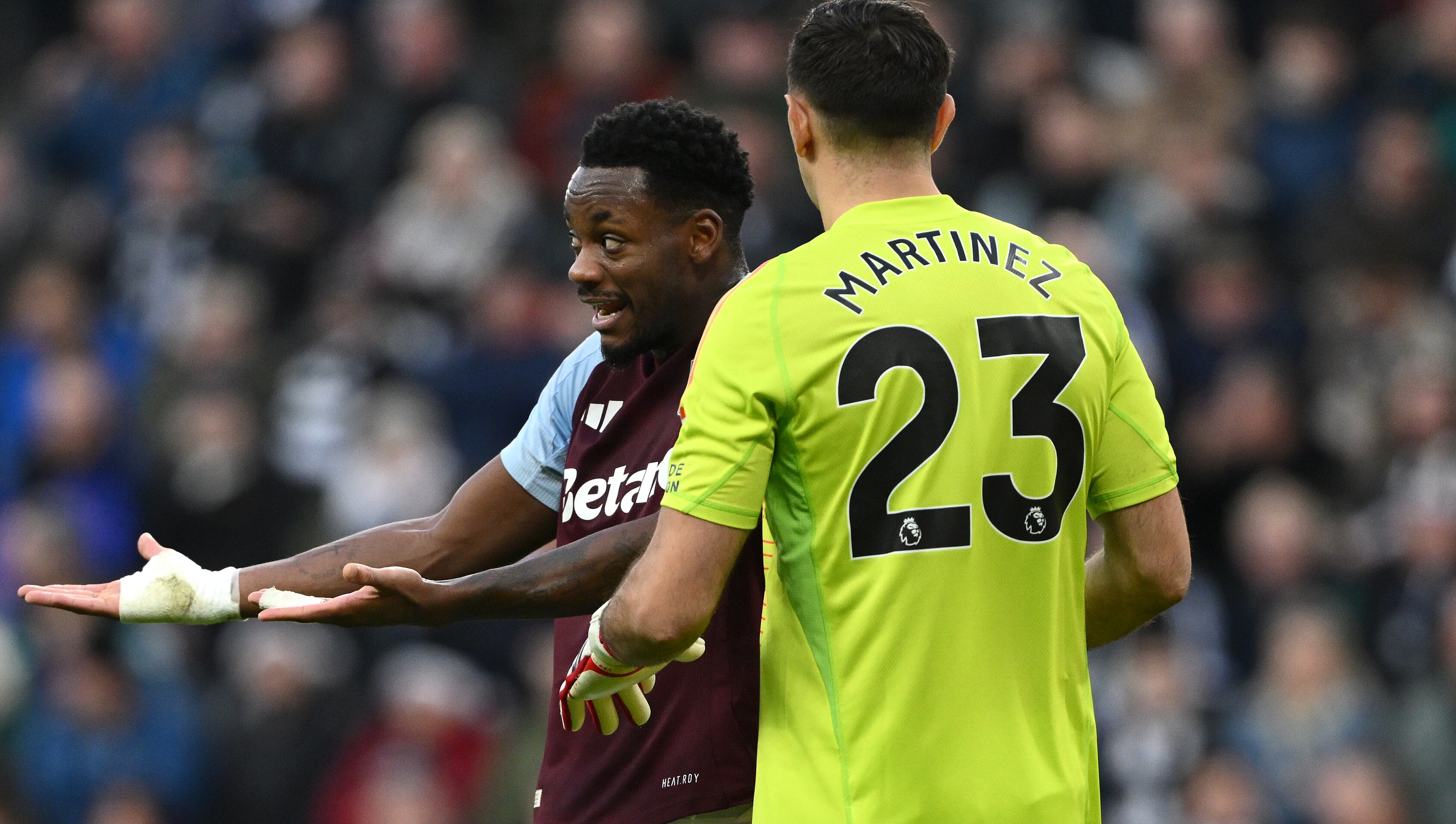 NEWCASTLE UPON TYNE, ENGLAND - DECEMBER 26: Jhon Duran of Aston Villa reacts to his goalkeeper Emiliano Martinez during the Premier League match between Newcastle United FC and Aston Villa FC at St James' Park on December 26, 2024 in Newcastle upon Tyne, England. (Photo by Stu Forster/Getty Images)