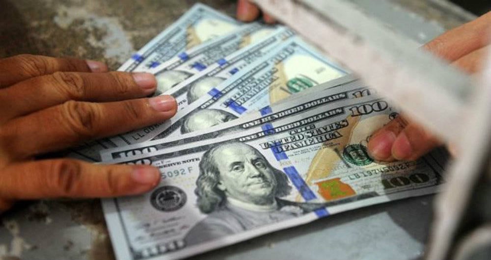 El gobierno de EE. UU. aplica un impuesto a remesas en efectivo y cheques desde este 2026