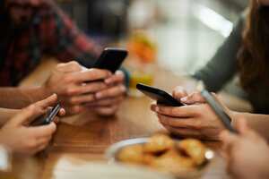 Es posible organizar el 'amigo secreto', que se lleva a cabo en septiembre, a través de WhatsApp.