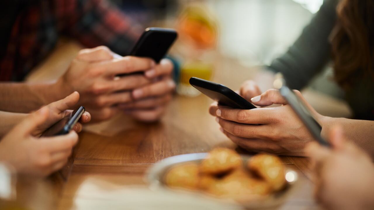 Es posible organizar el 'amigo secreto', que se lleva a cabo en septiembre, a través de WhatsApp.