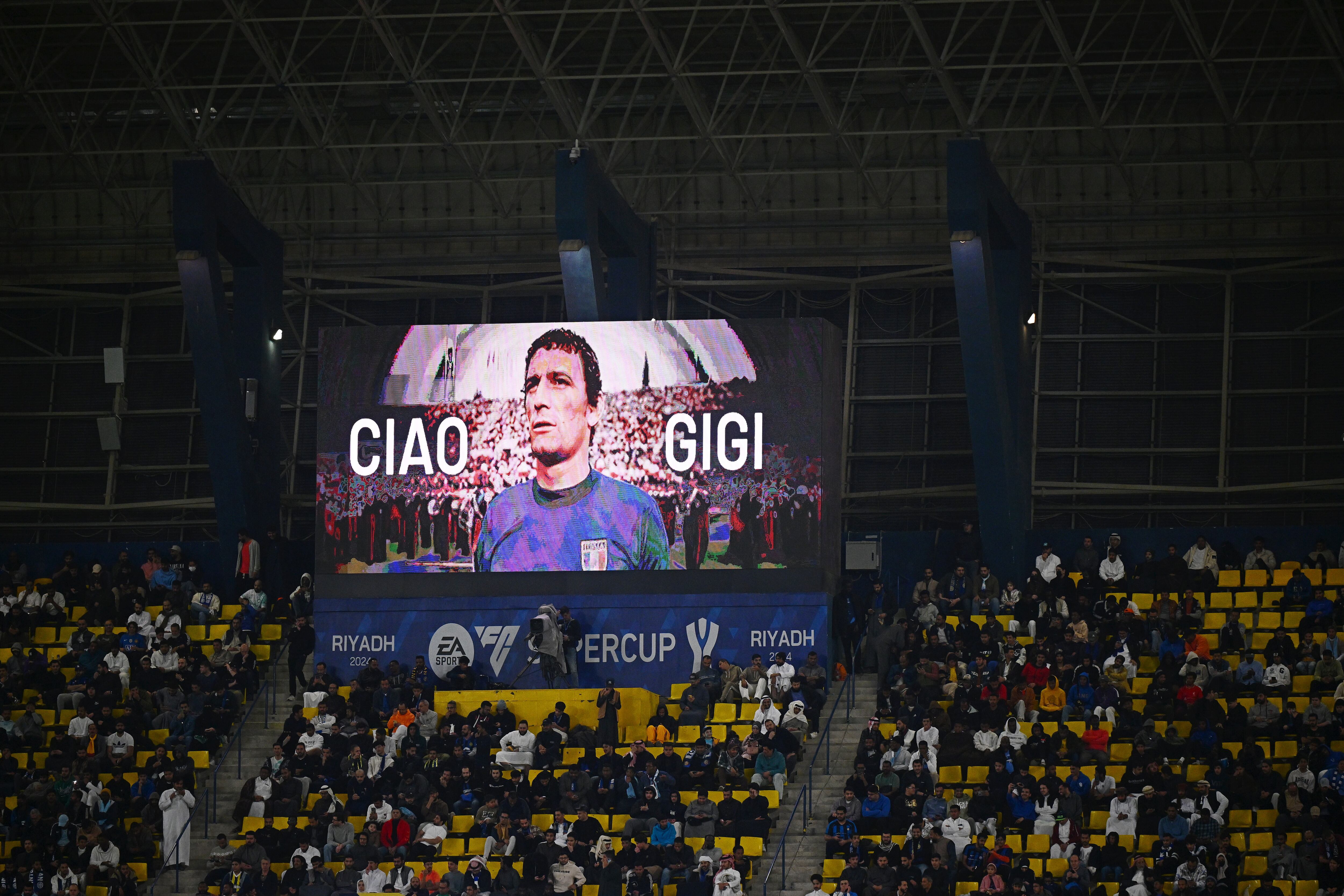 El fútbol italiano se ha mostrado de luto por su partida.