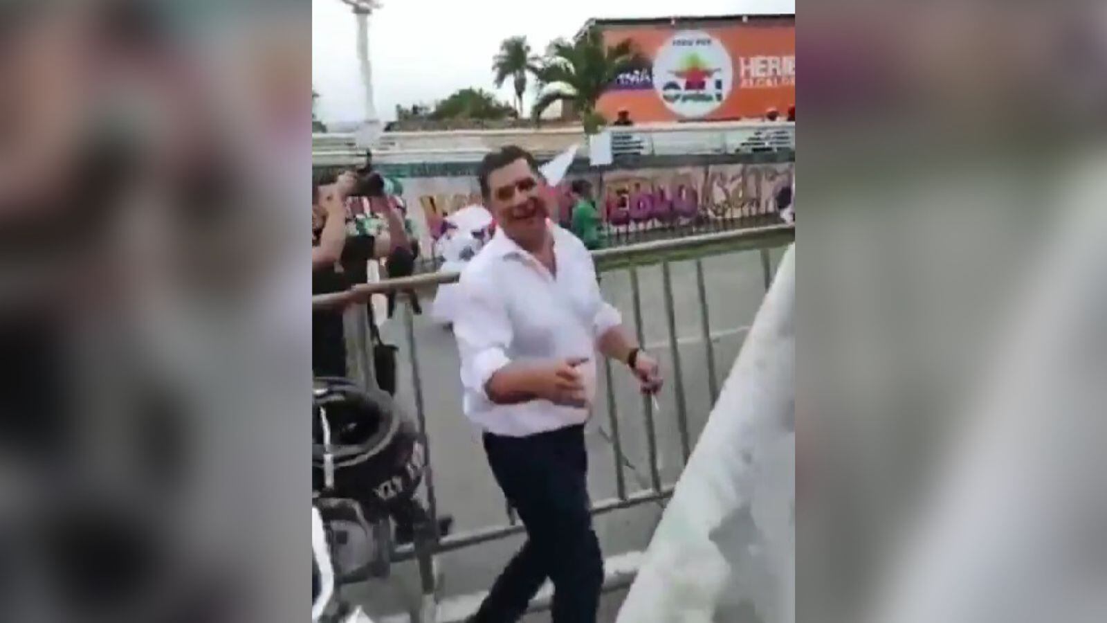 Jorge Iván Ospina no quiso recibir el papel.