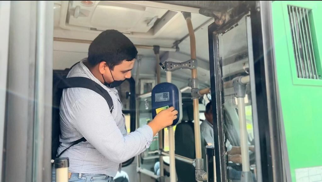 Pago del pasaje con dinero en efectivo no se desmontará inmediatamente en el transporte público colectivo. Los buses habilitados contarán con calcomanía indicativa de SIBUS.