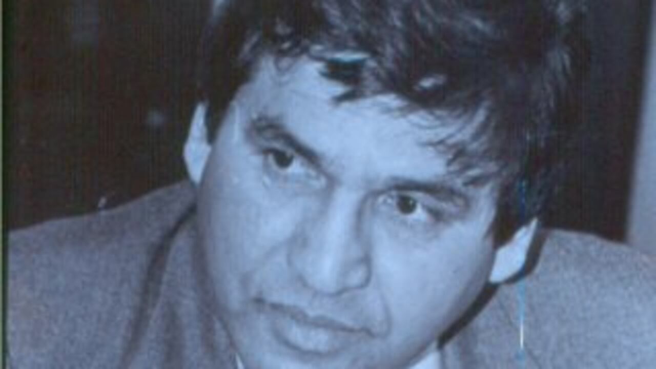 El abogado paisa Jesús María Valle fue asesinado en su oficina en Medellín el 27 de febrero de 1998. Durante su vida fue un valiente defensor de los derechos humanos de los campesinos antioqueños.