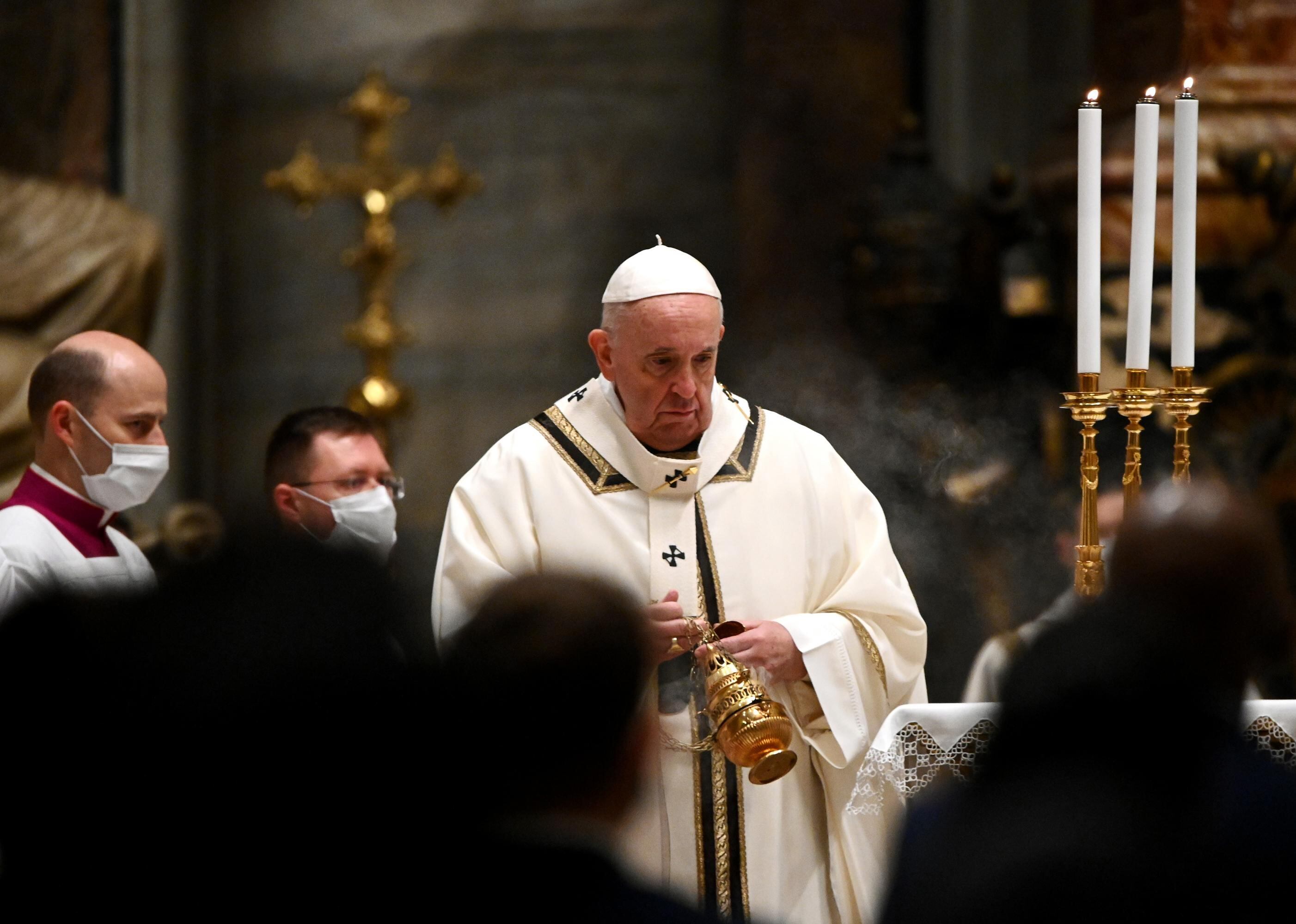 Circulo cercano del papa sí estuvo muy preocupado por su salud durante su reciente hospitalización, admiten que existió alto riesgo. 