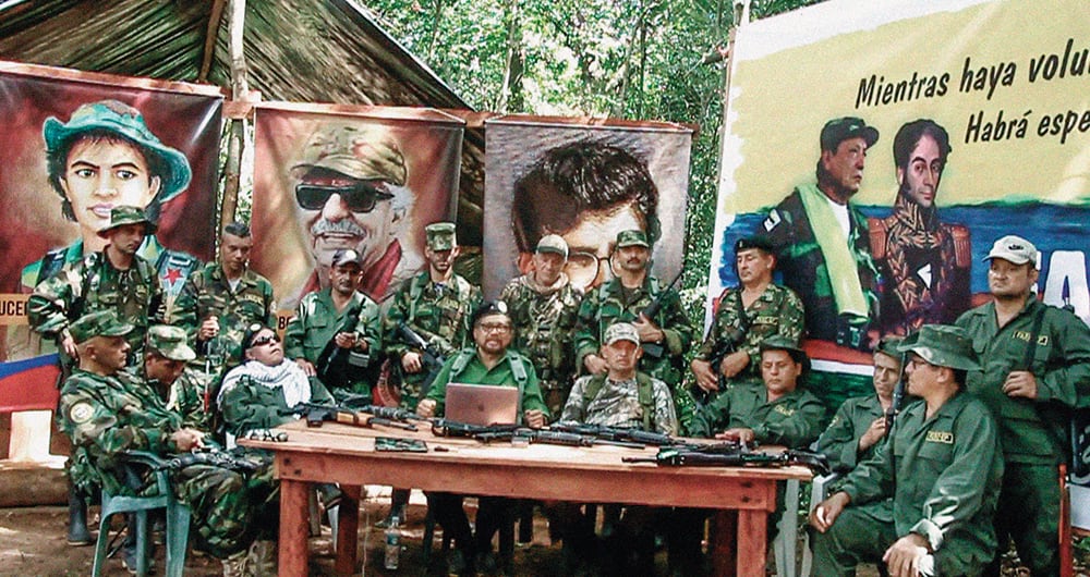 Este grupo armado, bajo el mando de Iván Márquez, habla de paz, pero mientras tanto se ha fortalecido militarmente en varias regiones del país. 