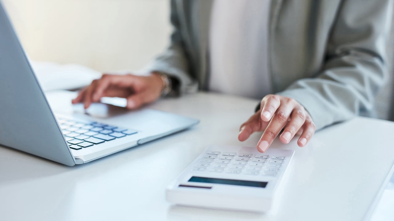 El pago de impuestos es una obligación tributaria.