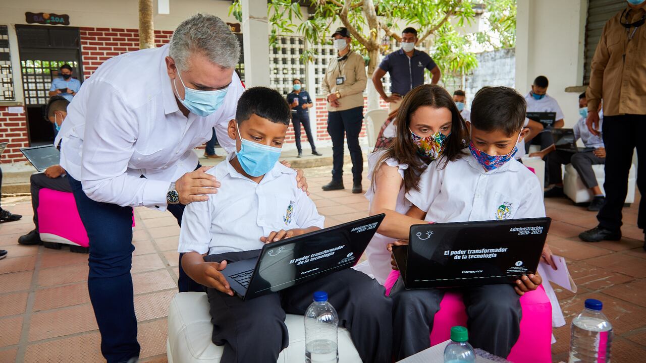 El BID y el Gobierno nacional lanzaron el Programa Desarrollo de Habilidades del Siglo 21 en la Adolescencia y la Juventud Colombiana.