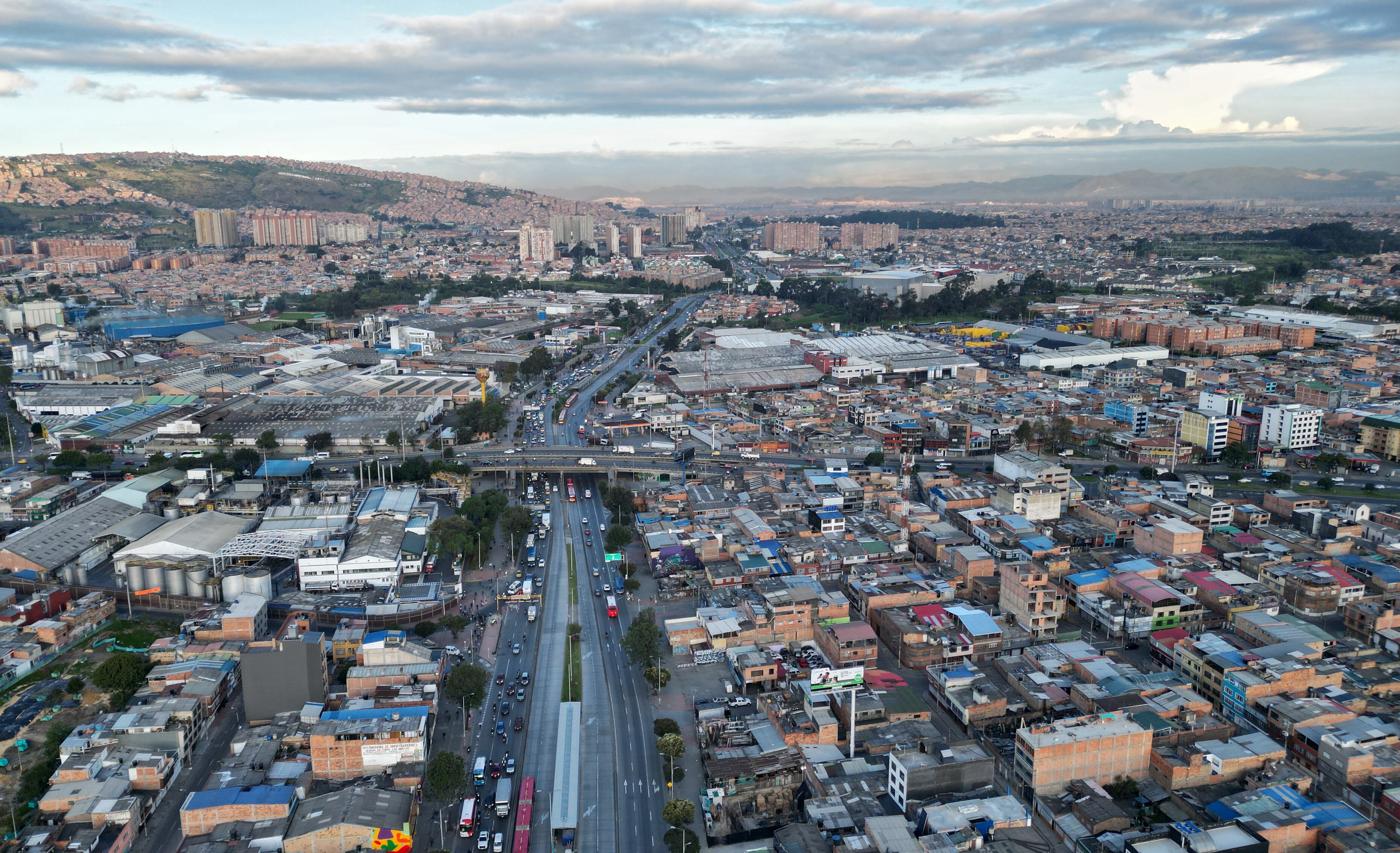 Obras Transmilenio avenida 68 demolición del puente de Venecia con avenida 68 en Bogotá es una obra liderada por el IDU
Abril 11 del 2023
Foto Guillermo Torres Reina / Semana