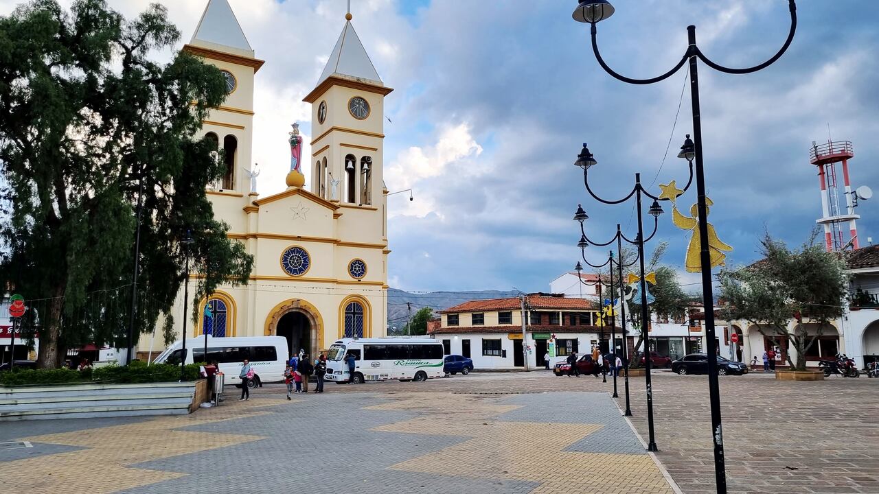 Sutamarchán, un encantador pueblo y municipio de Boyacá, Colombia, se encuentra aproximadamente a 44 kilómetros (27 millas) de la capital del departamento, Tunja.