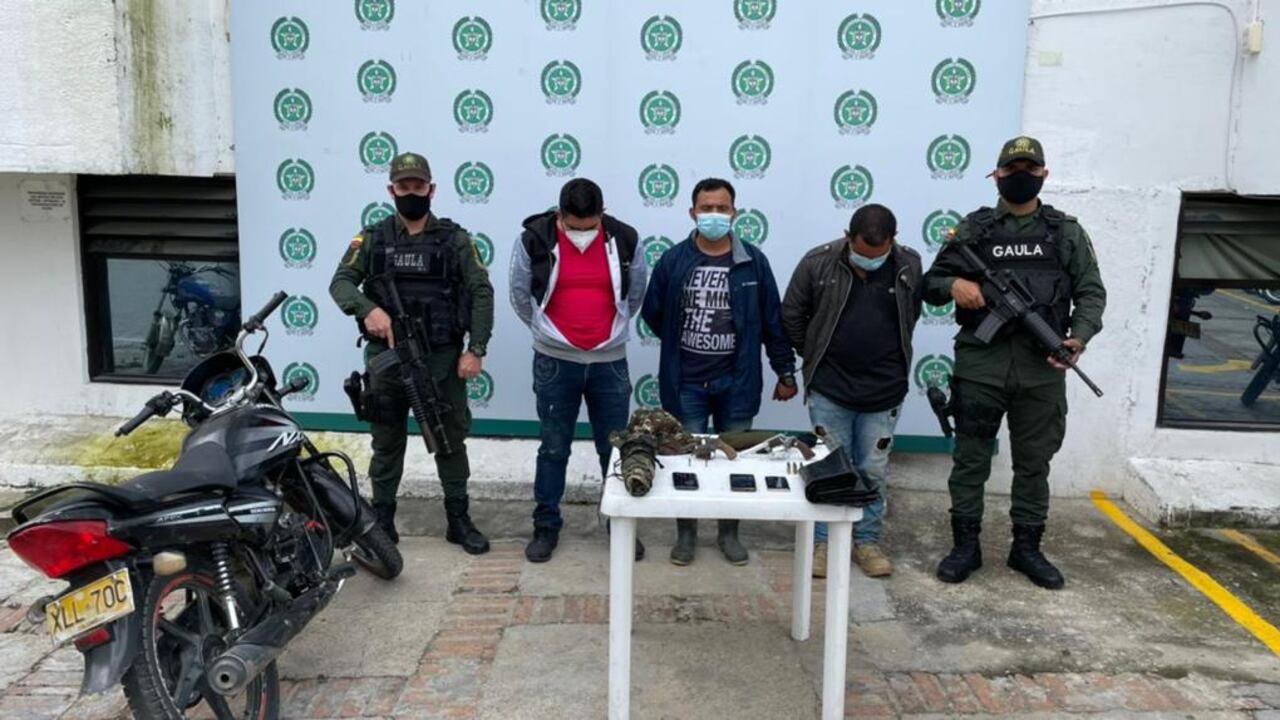 Fueron tres los hombres capturados en flagrancia.