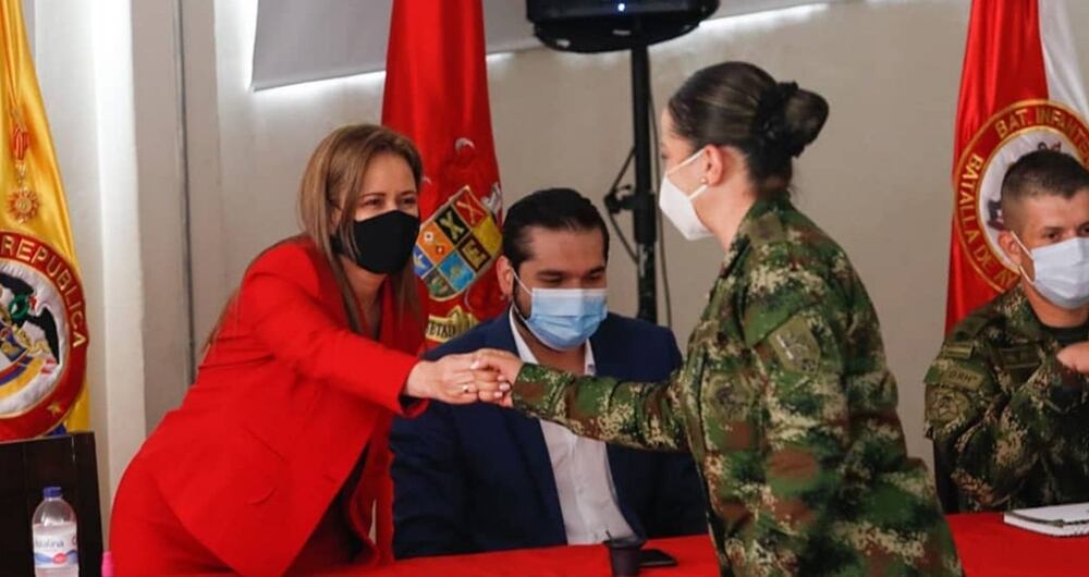 La Mayor Adriana Giraldo ha recibido múltiples reconocimientos dentro del Ejército Nacional y por parte de las autoridades civiles en Caldas.