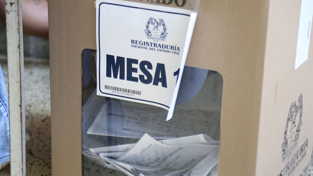 Los votos de los ciudadanos quedan registrados en las tres copias de los formularios E-14.
