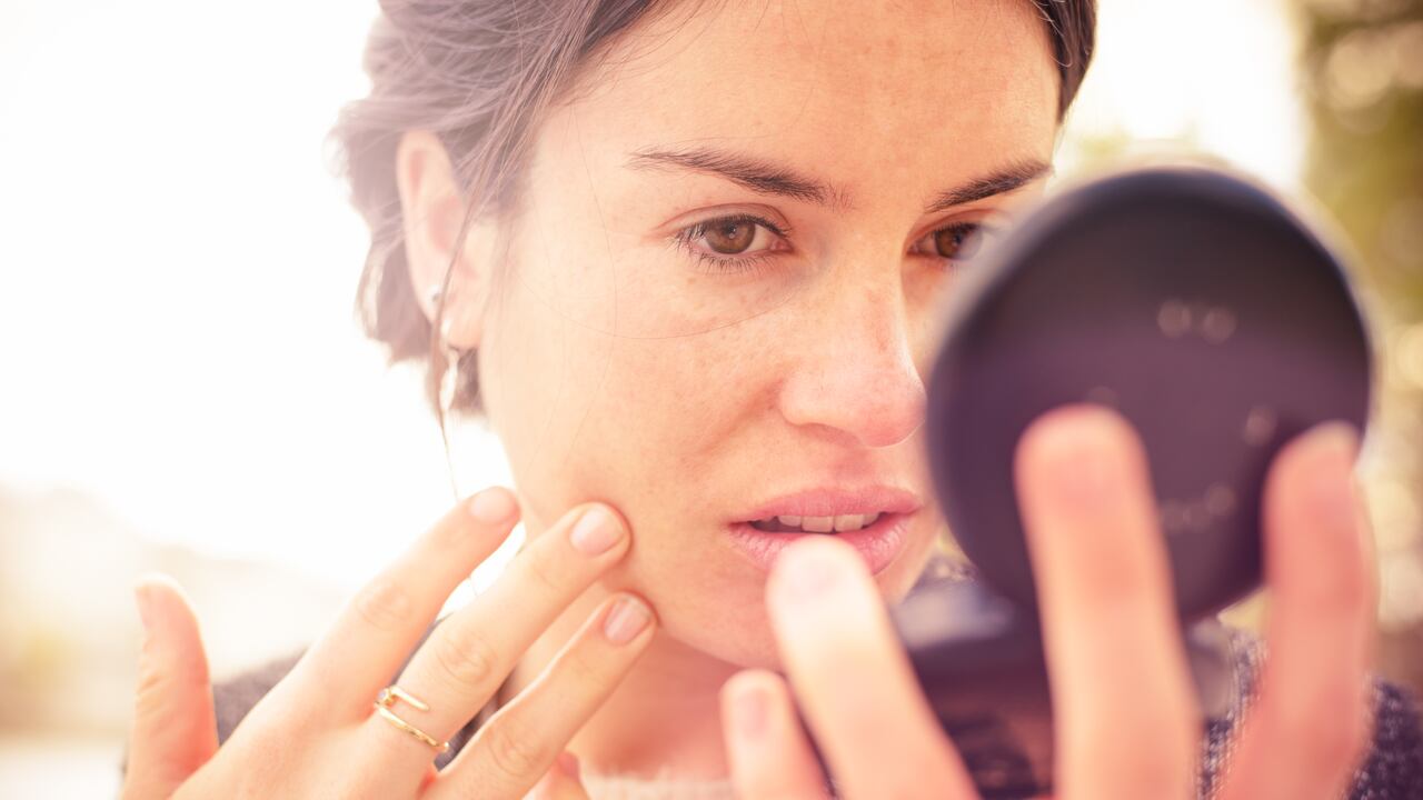 El agua de arroz puede remover muchas impurezas.