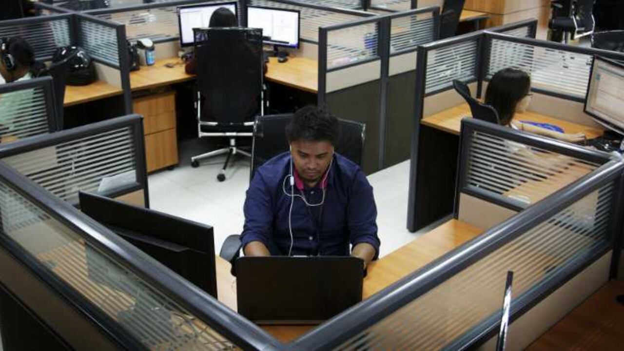 A diferencia de las exportaciones de mercancías, las ventas externas de los servicios apenas se han reducido 0,24% durante el primer semestre de este año.