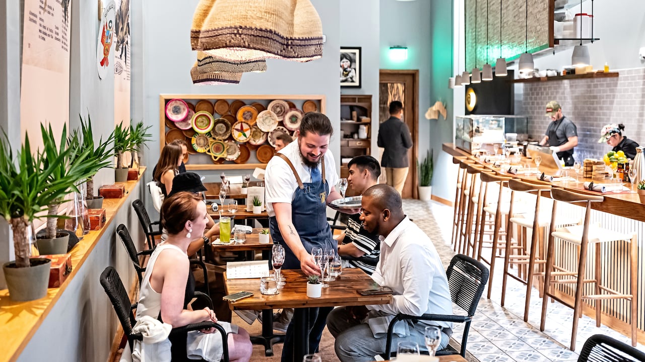 Hay cientos de ofertas que puede consultar a través del portal de empleos de semana, ingresando en: https://www.semana.com/empleos/