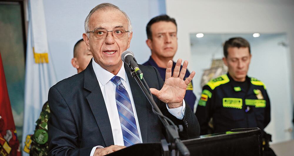 iván velásqUez Ministro de Defensa 