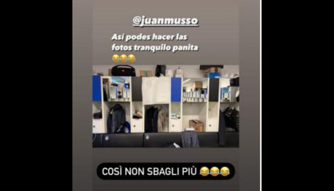 El delantero colombiano se burló de su compañero Juan Musso después de la penosa situación.