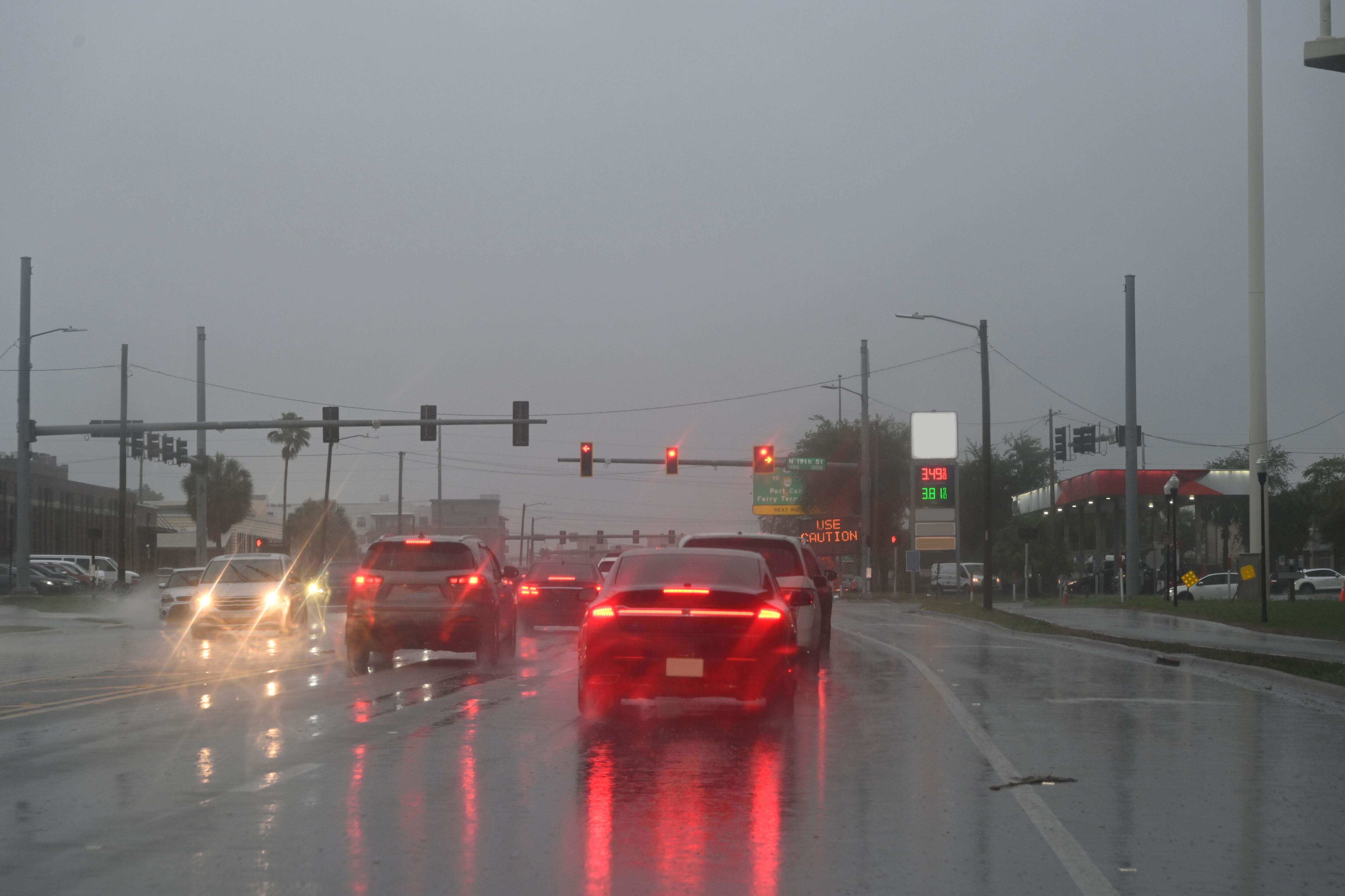 Los cambios repentinos en el clima de Florida hacen que se suspendan varias actividades al aire libre repentinamente