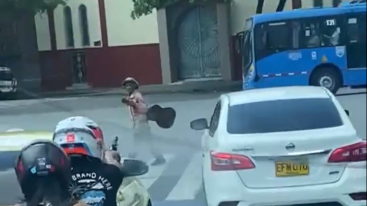 Revelan video del ladrón que atacó a tiros a conductor que no se dejó atracar; un pasajero de un bus del MÍO resultó herido