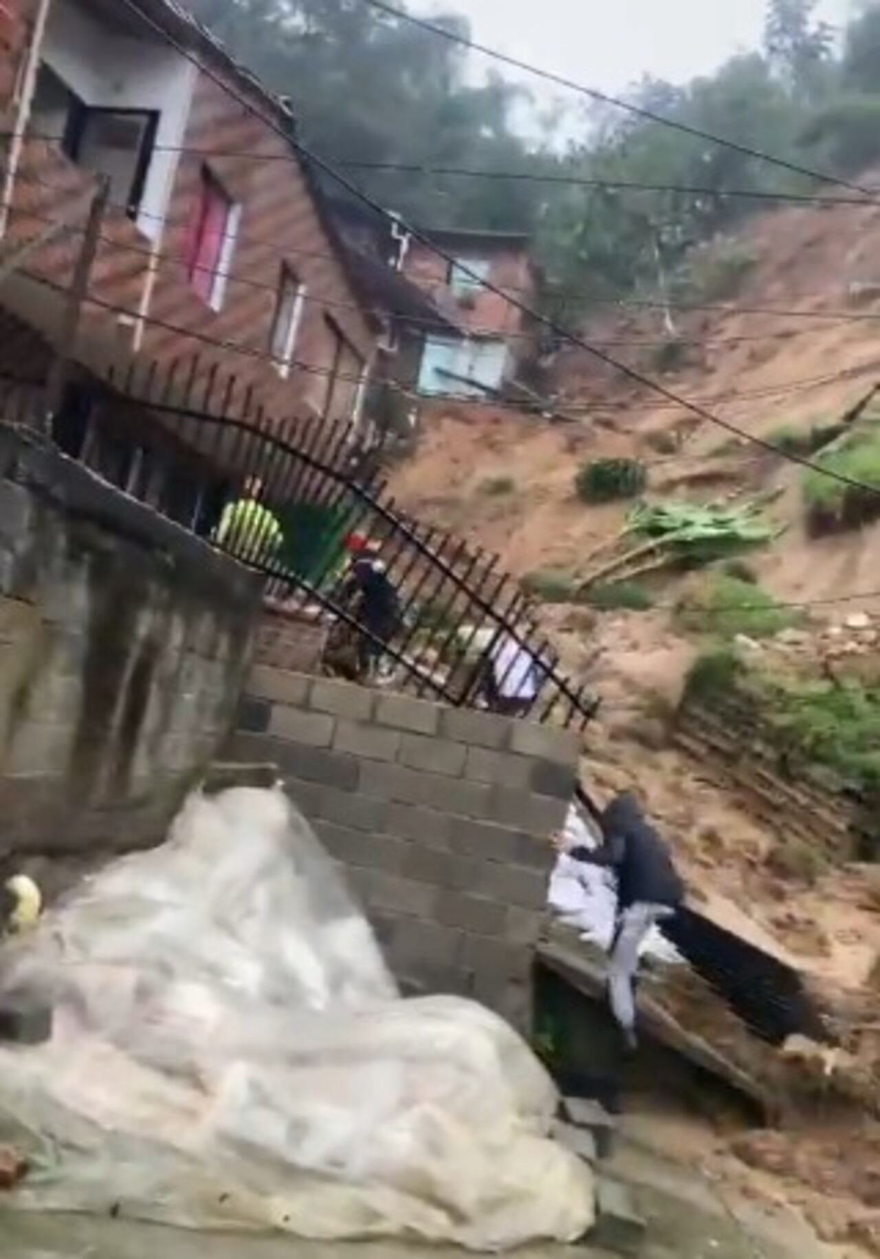 Deslizamiento en Sabaneta, Antioquia, deja siete personas fallecidas.