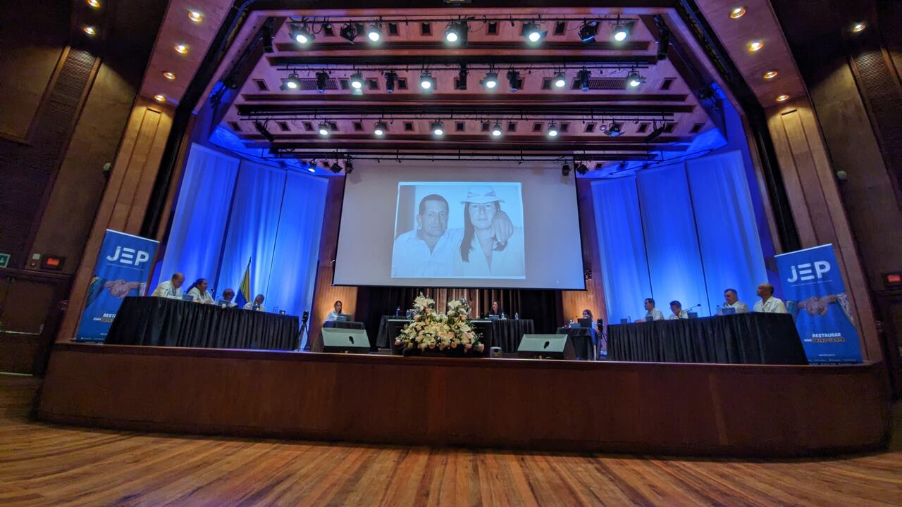 Exjefes de la guerrilla de las Farc reconocen su responsabilidad en secuestros durante el conflicto armado.