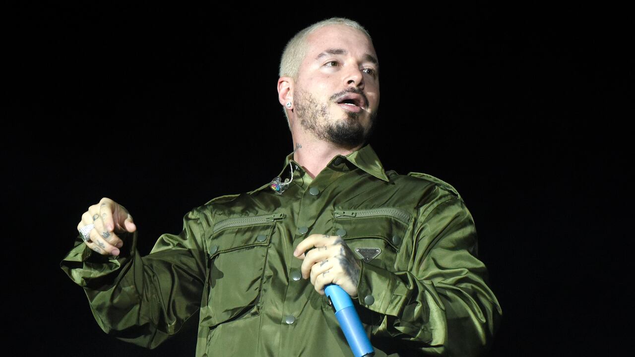 SAN FRANCISCO, CALIFORNIA - 31 DE OCTUBRE: J Balvin se presenta durante el festival 2021 Outside Lands Music and Arts en Golden Gate Park el 31 de octubre de 2021 en San Francisco, California. (Foto de Tim Mosenfelder / Getty Images)