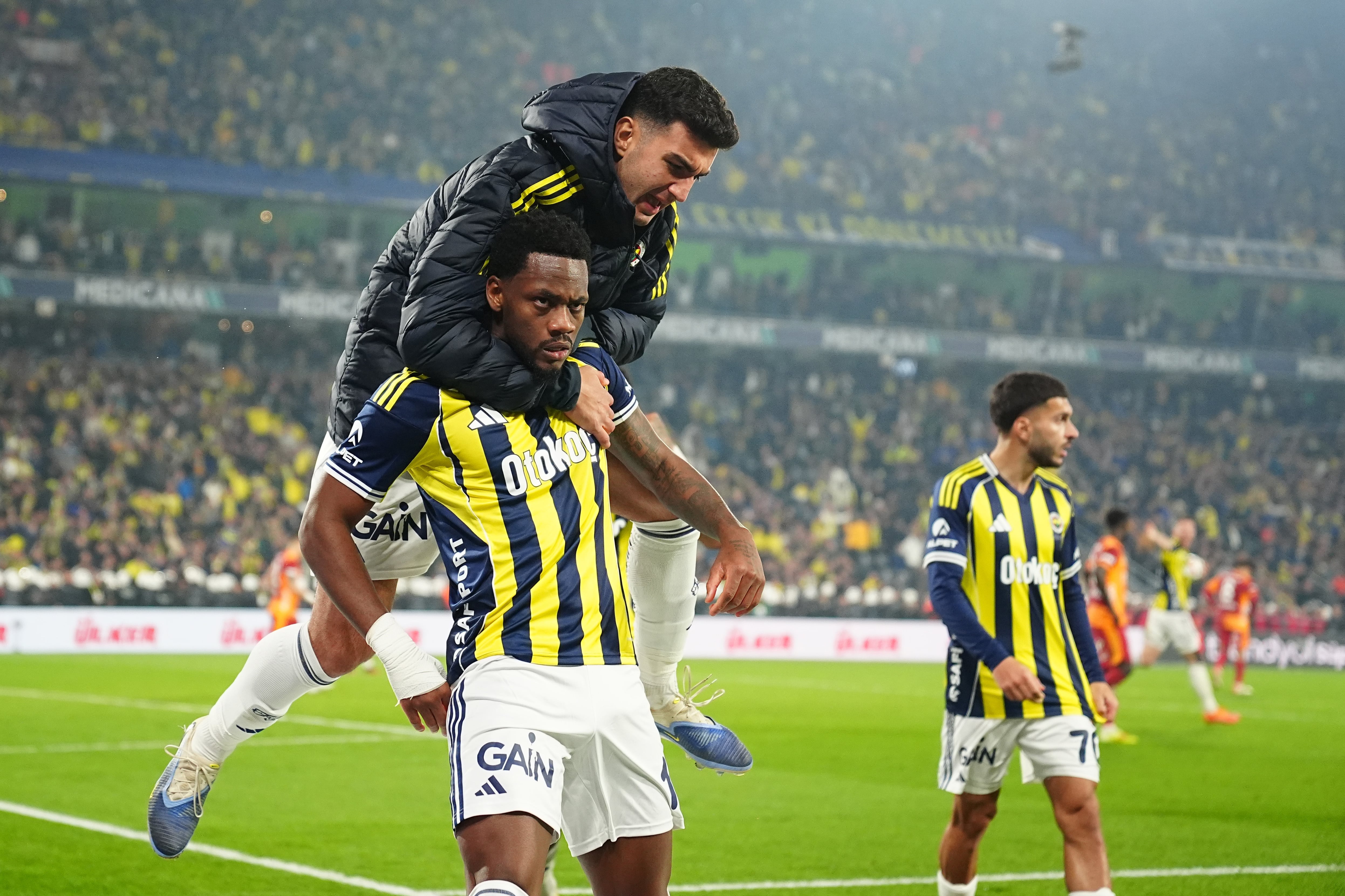 Jhon Jáder Durán marcó un gol agónico en el Fenerbahce vs. Galatasaray