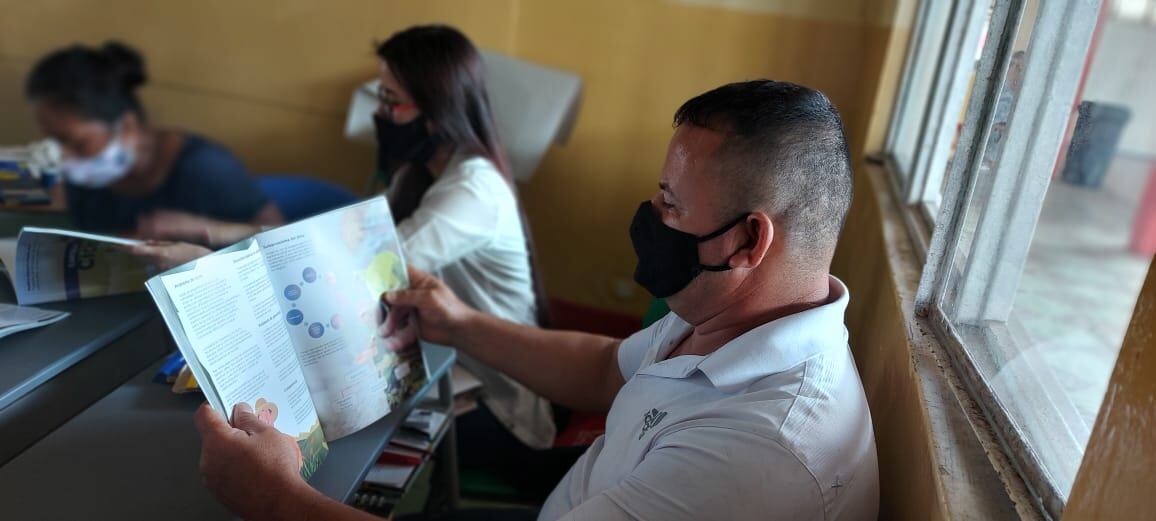 En 286 municipios de 28 departamentos de toda Colombia, 2.800 personas que adelantan su proceso de reintegración y reincorporación