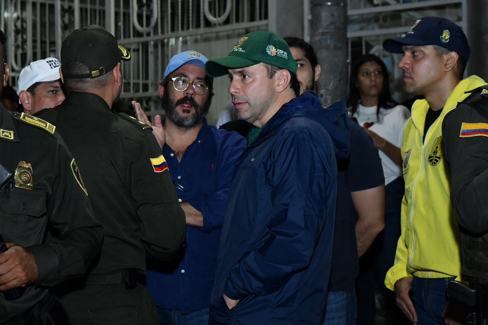 Alejandro Eder, alcalde de Cali, habla sobre el atentado en el barrio Los Lagos.