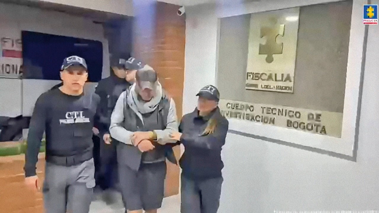 Foster Martinson es conducido por la Fiscalía.