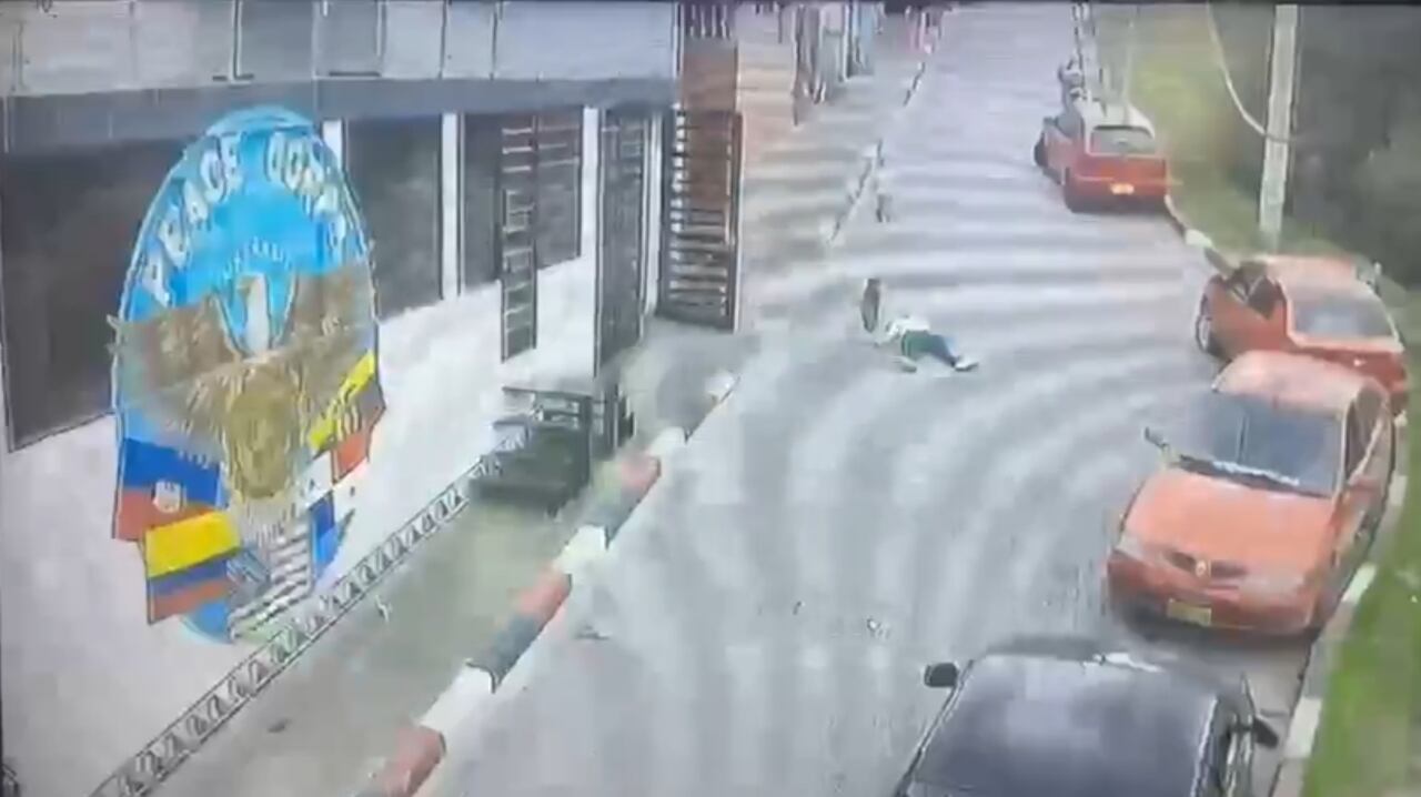 Todo ocurrió en plena vía pública.