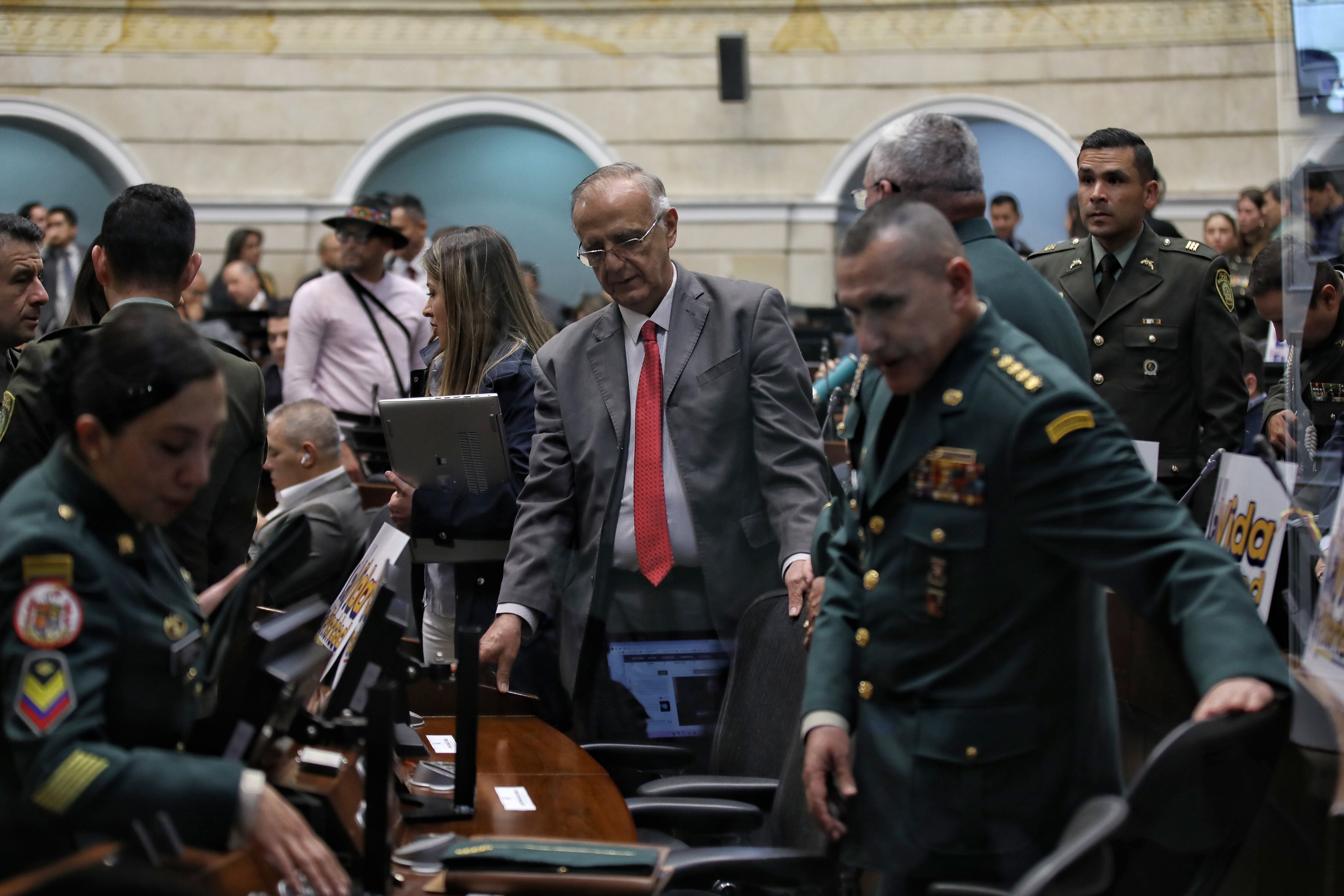 Debate de control político a Ministro de Defensa Iván Velásquez