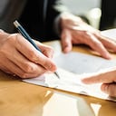 Los expertos advierten que el impacto de las mayores tasas de interés se sentirá con fuerza en el segundo semestre de 2022 y en 2023. Esto va a desacelerar el crédito.