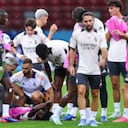 Eduardo Camavinga salió con férula y se esperan exámenes en el Real Madrid.