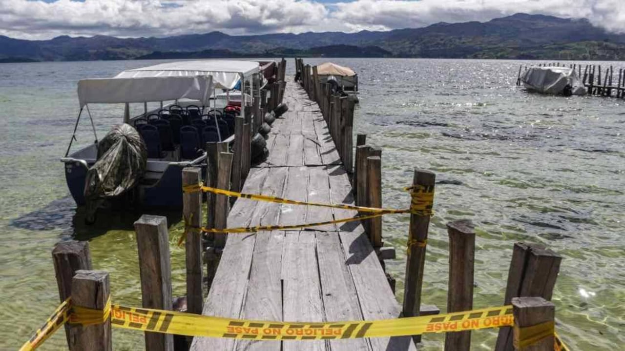 Los muelles que desde años se encontraban ubicados en el lago de Tota serán removidos por Corpoboyacá. Foto: Corpoboyacá- Colombia hoy.