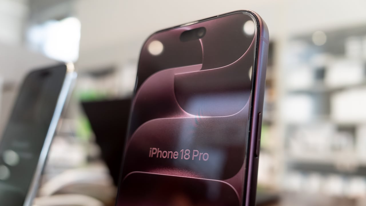 Pantalla del iPhone 18 Pro Max donde destaca su isla dinámica.