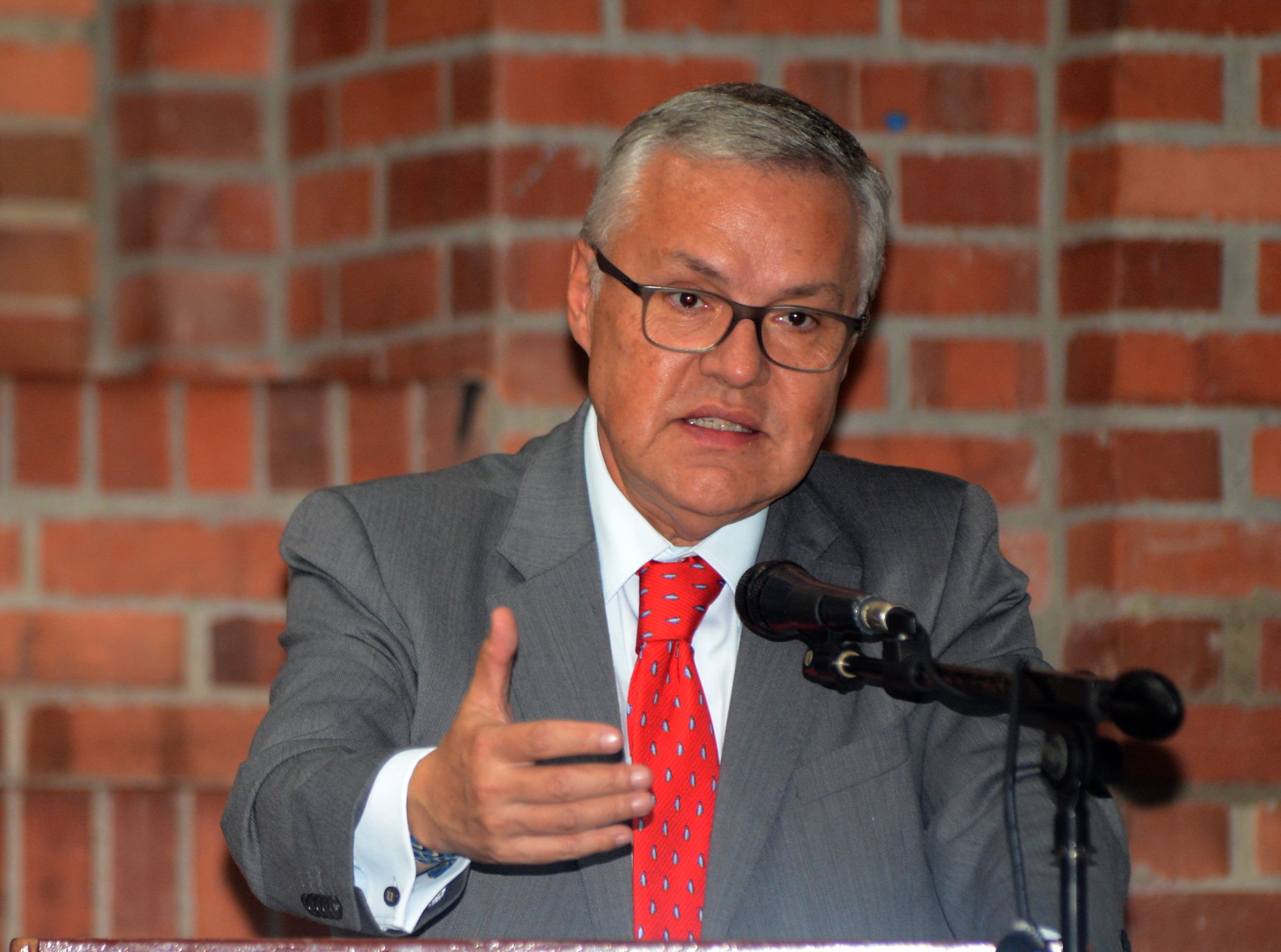 Cali: Foro Perspectiva de seguridad en Cali, con ministro de justicia  Néstor Osuna Patiño, foto José L Guzmán. EL País