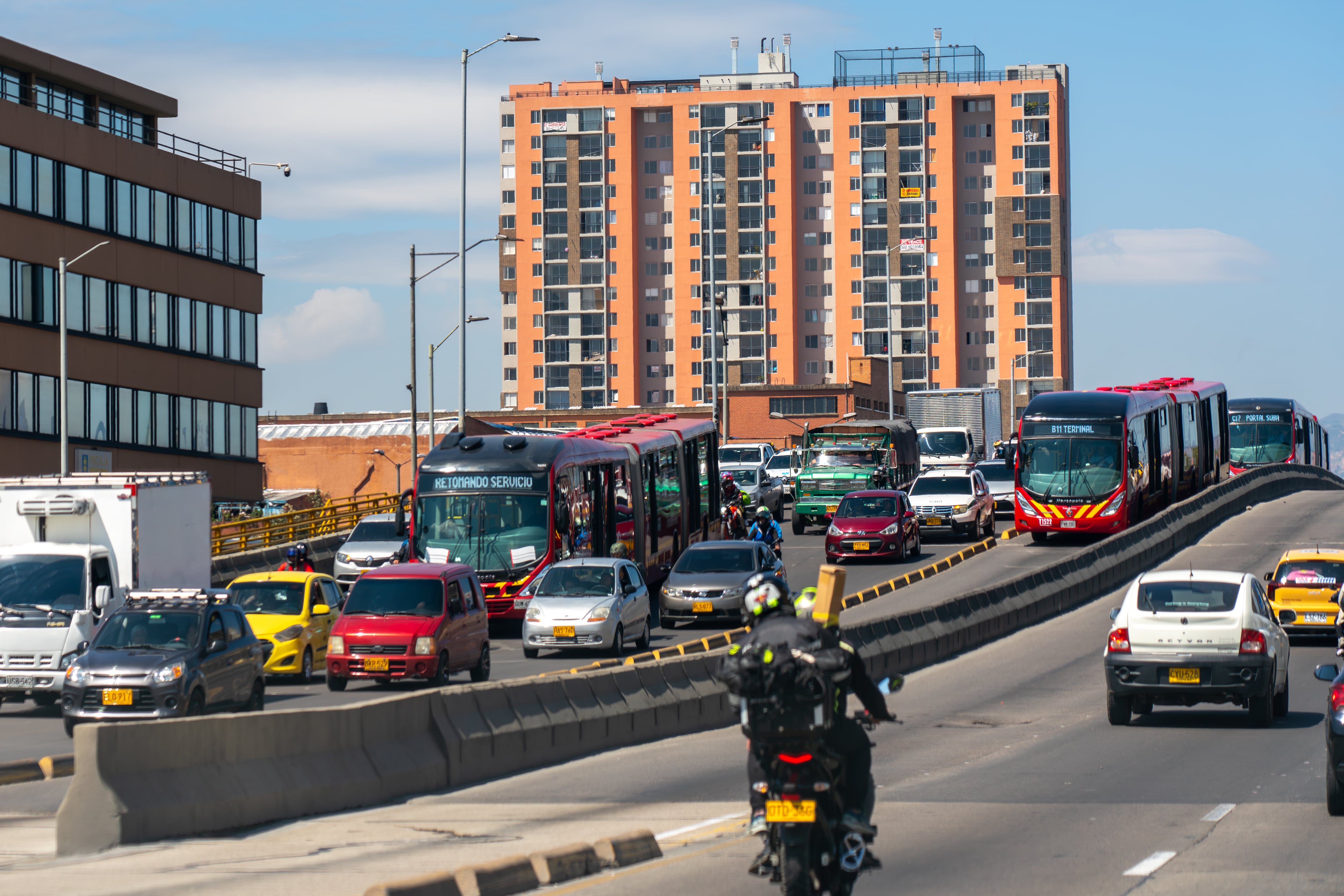La medida de pico y placa continúa siendo una de las principales estrategias para reducir la congestión vehicular en la capital.