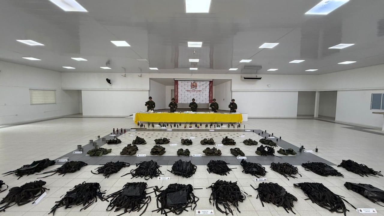 El Ejército ubicó un depósito ilegal con material de guerra, explosivos, elementos de intendencia e insumos médicos en Támara, Casanare.
