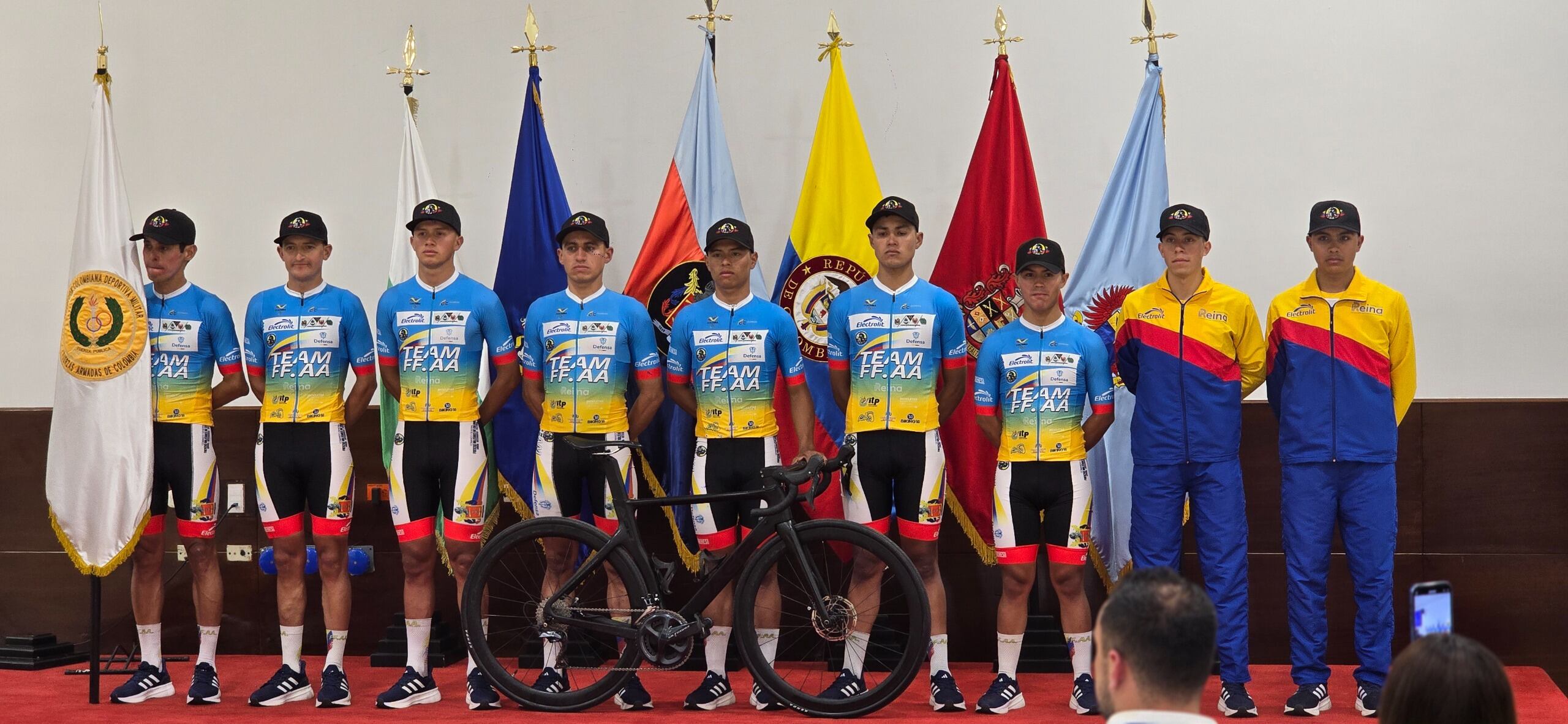 Equipo de ciclismo de las Fuerzas Armadas.