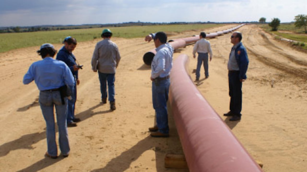 El oleoducto será inaugurado por el presidente Uribe. Serafino Iácono y Miguel Ángel de la Campa son los principales socios de la compañía